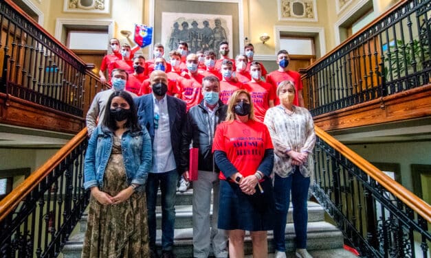 EL AYUNTAMIENTO RECIBE AL FILIAL TRAS SU ASCENSO