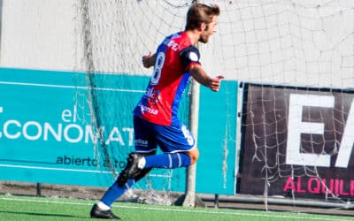 El UP Langreo se estrena en la Segunda RFEF con una contundente victoria