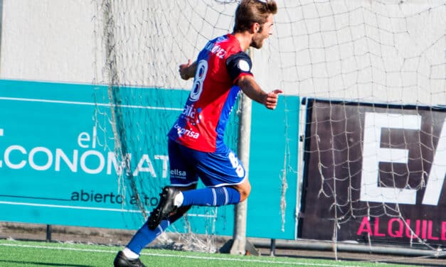 El UP Langreo se estrena en la Segunda RFEF con una contundente victoria
