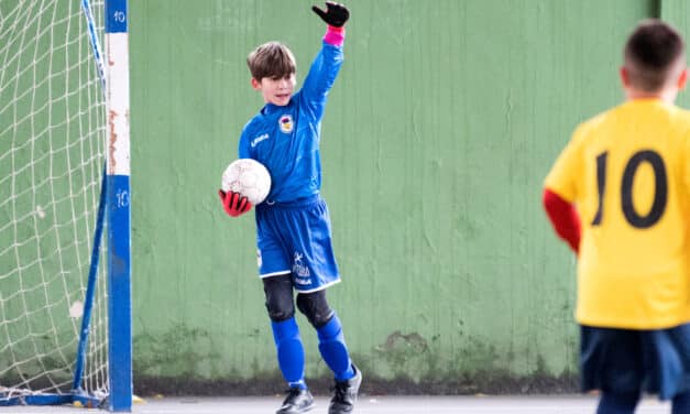 El benjamín “A” sabe sufrir para mantener el liderato