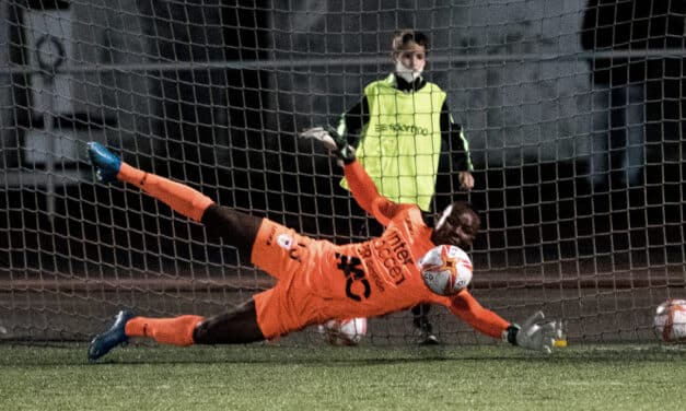 Manfred sostiene al filial en Mieres