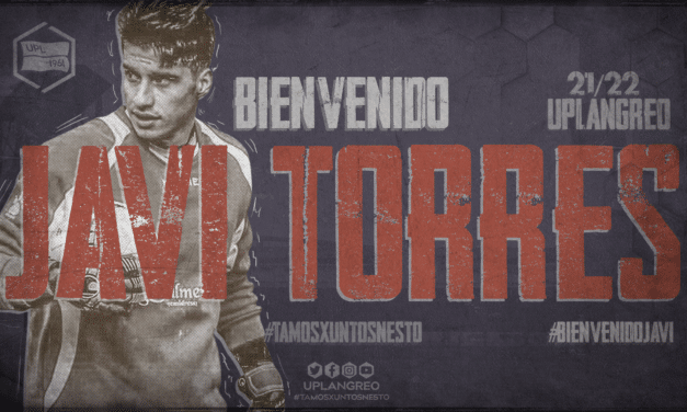 Javi Torres cierra la portería del UP Langreo