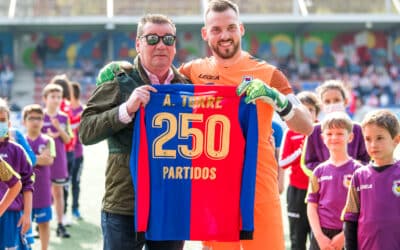 Adrián Torre, el portero con más partidos en la historia del UP Langreo