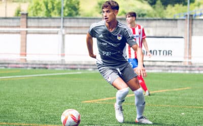 El filial se da un festín ante el Llaranes