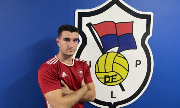 Álex Meré refuerza la zaga del filial