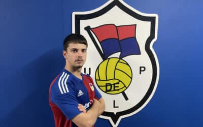 Alejandro Abril refuerza la medular del filial