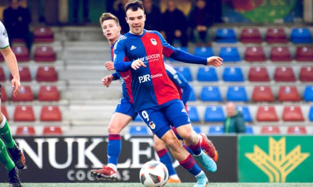 <strong>El UP Langreo se agarra a la permanencia</strong>