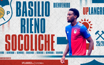 Basilio Rieno Socoliche, desborde para el ataque del UP Langreo